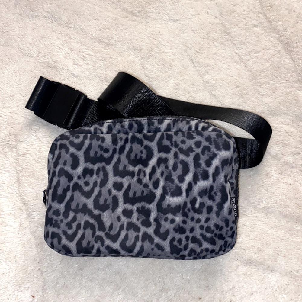 Apana Fanny pack
